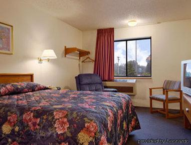 Super 8 By Wyndham Redding Quarto foto